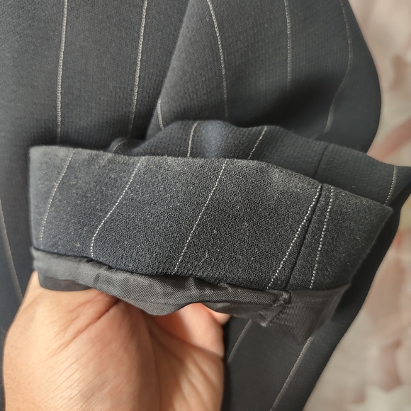 Tahari Arthur S Levine PinStriped Petite Blazer - Picture 13 of 16